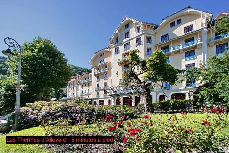 Meuble Classe 3 Etoiles Au Pied Des Thermes Allevard Exterior photo